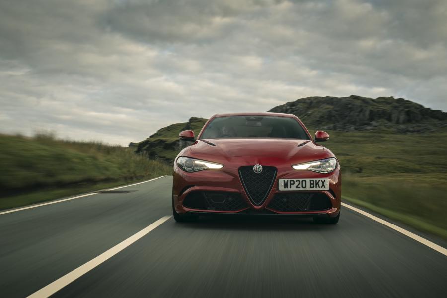  Alfa Romeo Giulia Quadrifoglio (952) 2020 года  (UK) (фото 3 из 34)